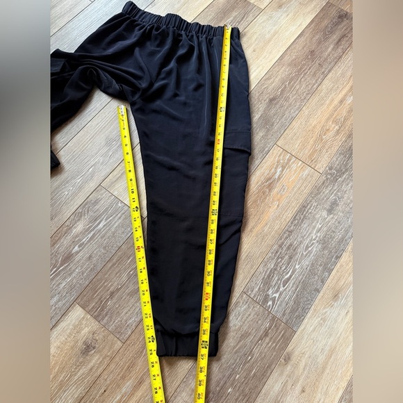 Zara Black cargo jogger Size Large with elastic back waist & ankles. - Picture 5 of 11